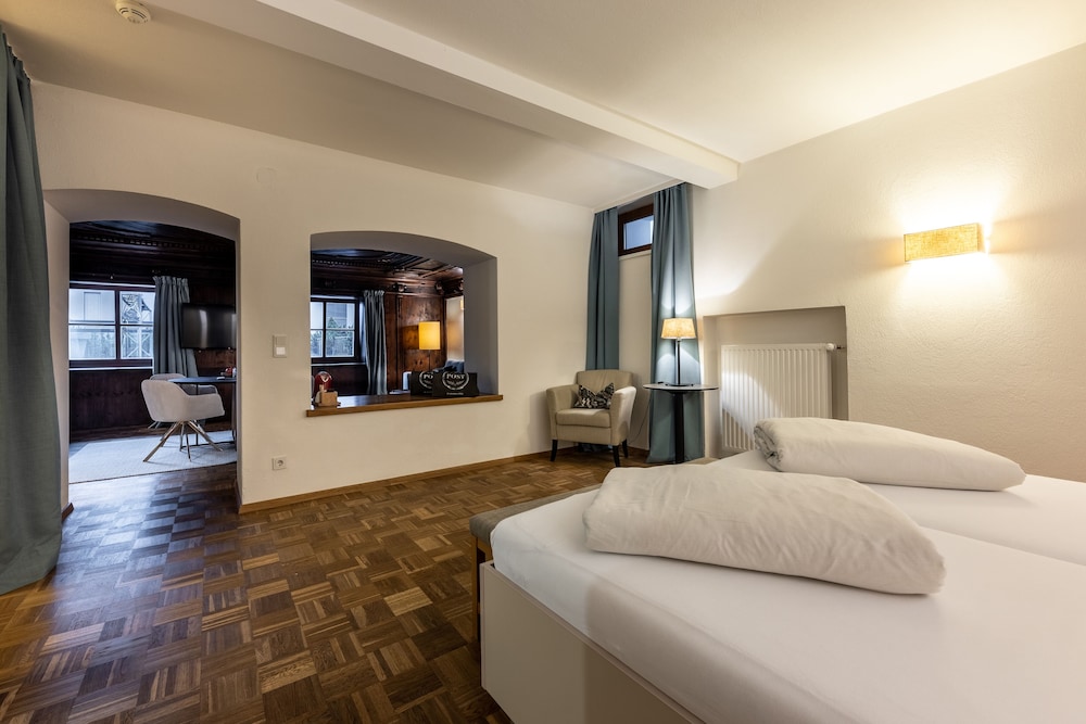 Junior Suite, King Bed, Sofa