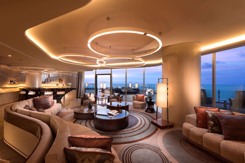 Conrad Manila 38/53