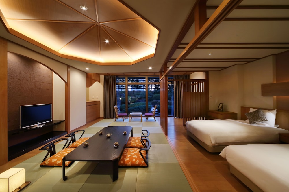 SAKURA, TRADITIONAL, SUITE, MAIN BUILDING