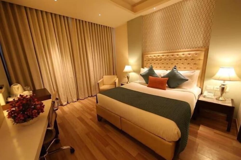Hotel Sai Miracle 17/47