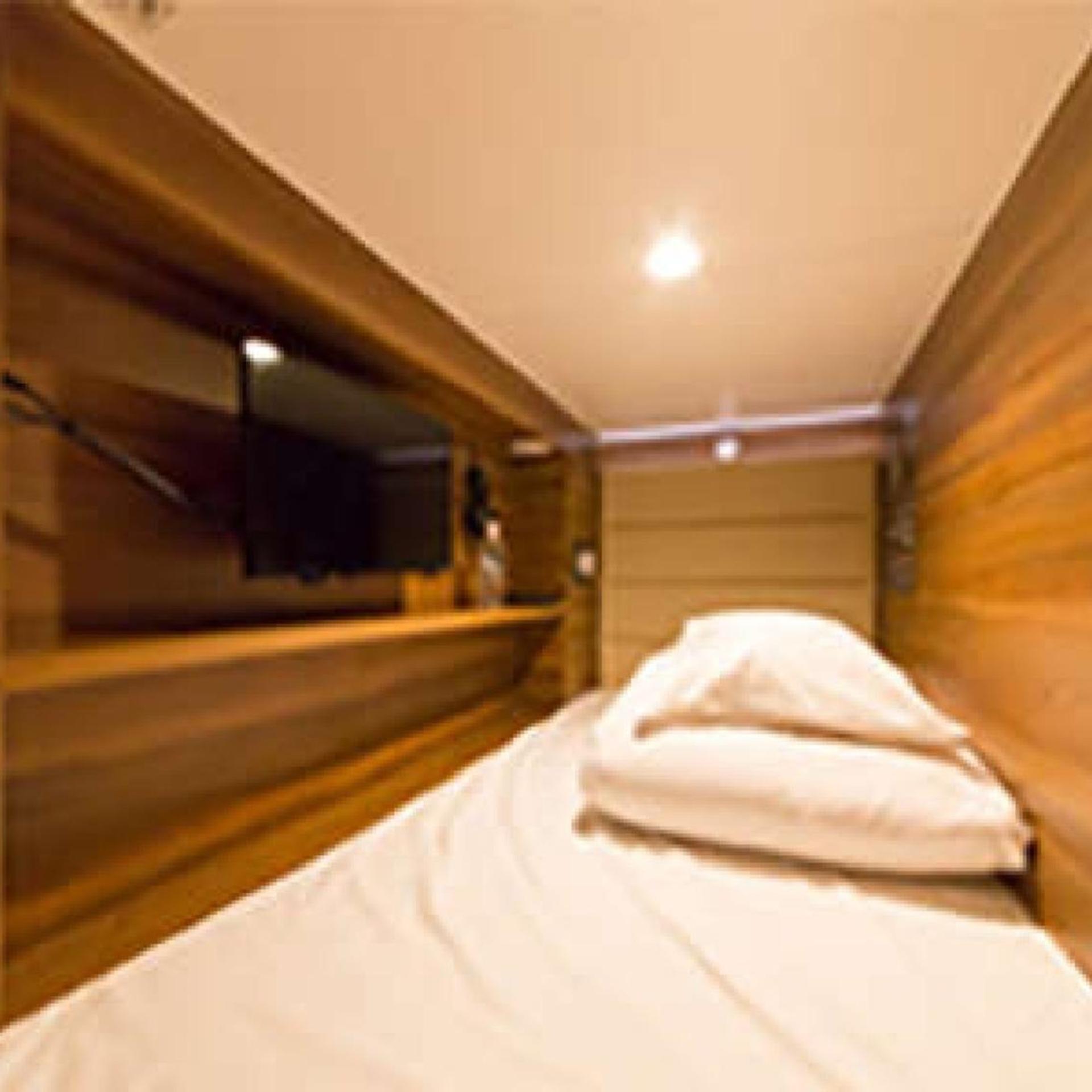 Capsule, Male Dorm