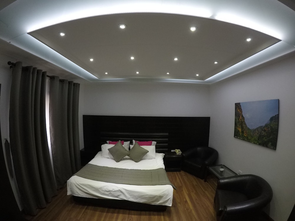 LE TOURNANT HOTEL & RESORT 24/54