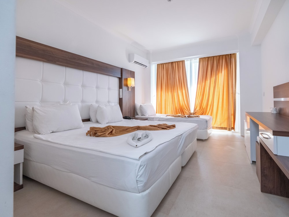 Arora Hotel 11/50