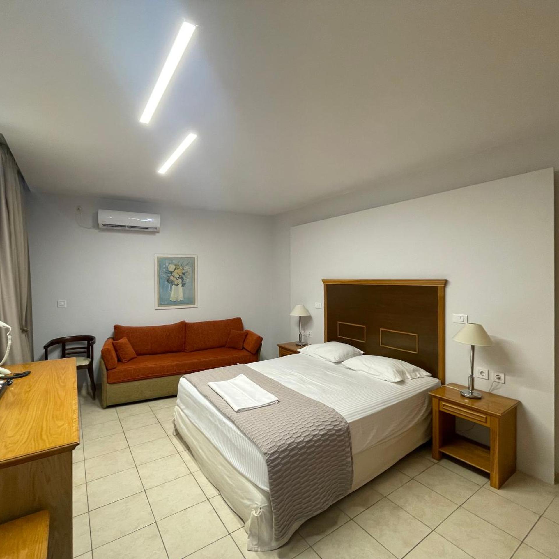Danae Hotel 13/49