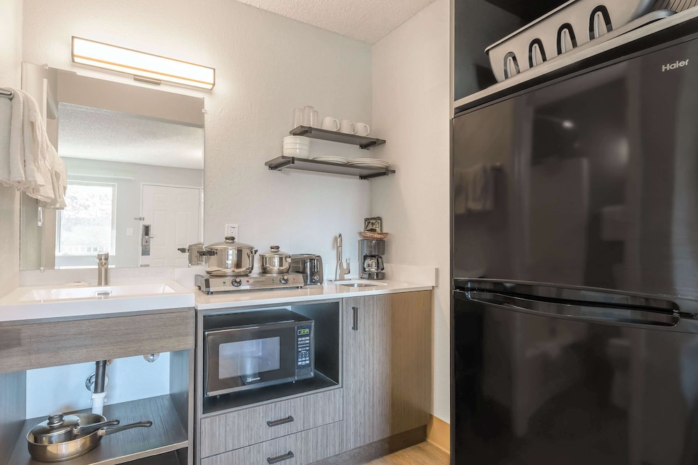 Studio6 Hayward, CA – Silicon Valley Gateway 25/33