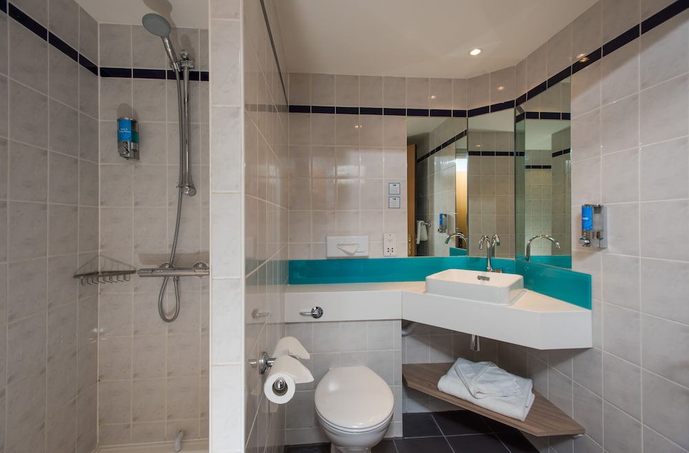 غرفة قياسية بسرير مزدوج مع أريكة، Holiday Inn Express LONDON - DARTFORD 4/4