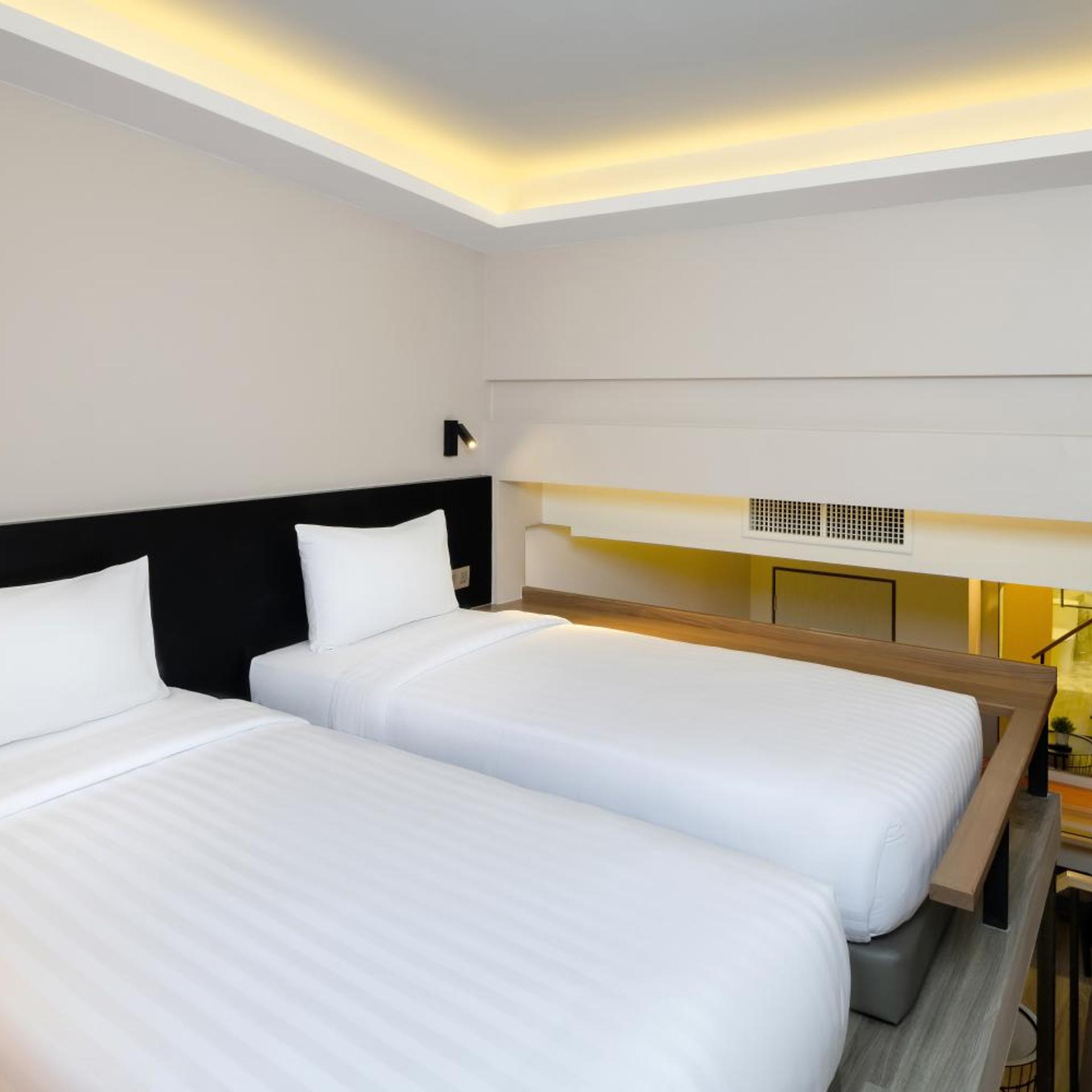 Duplex, Single Bed