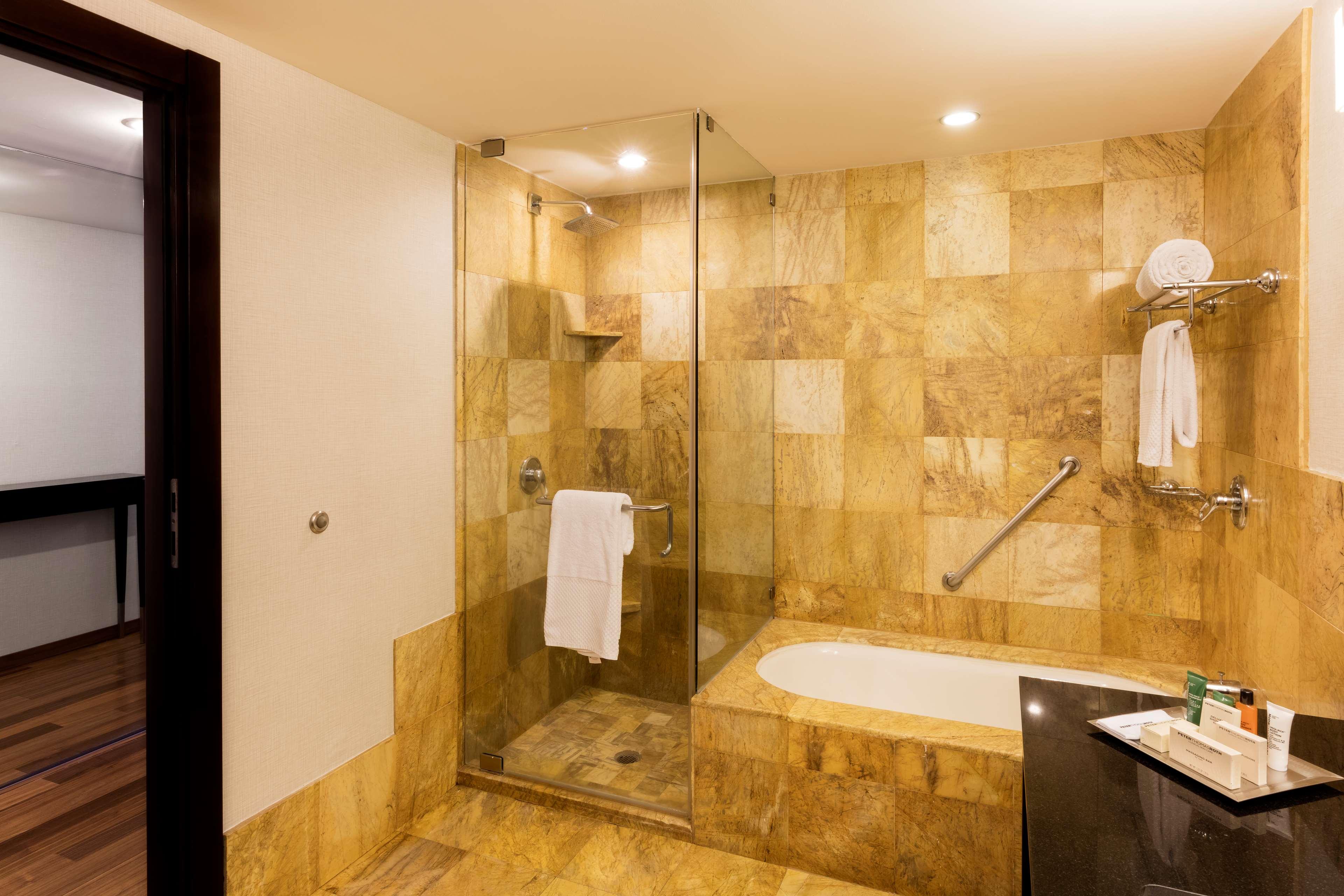 Centro, Executive, 2 Double Beds