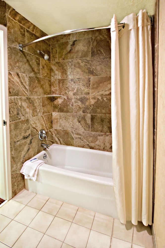 Best Western Plus Weston Inn 18/38
