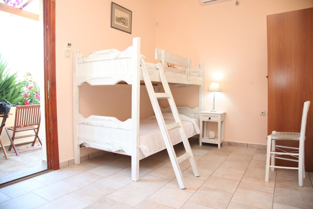 Ventoura Studios & Apartments 28/41