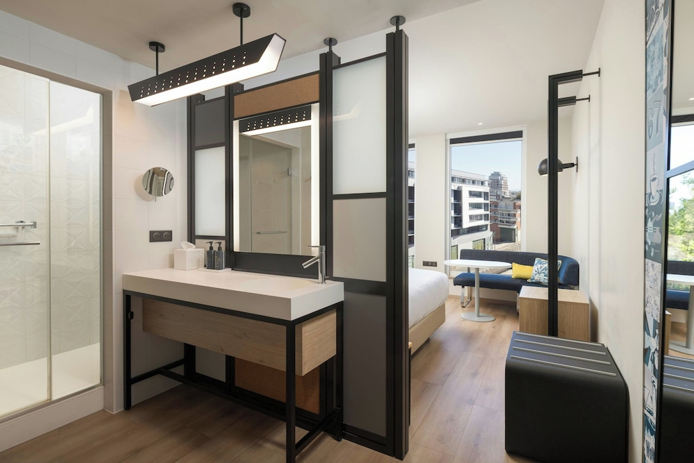 Aloft Strasbourg Etoile 49/50