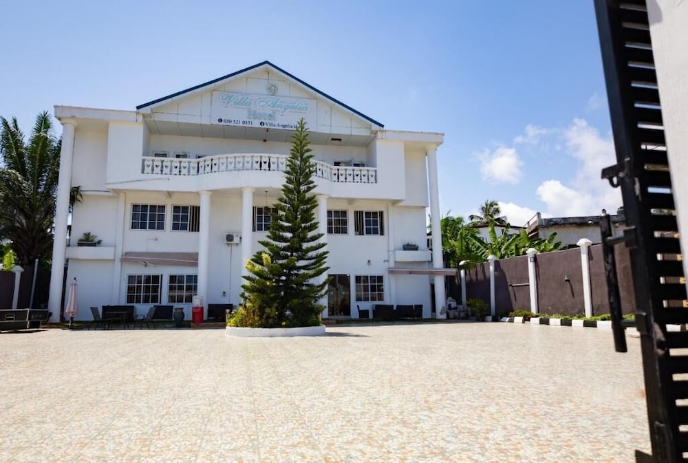 Villa Angelia Hotel 35/36