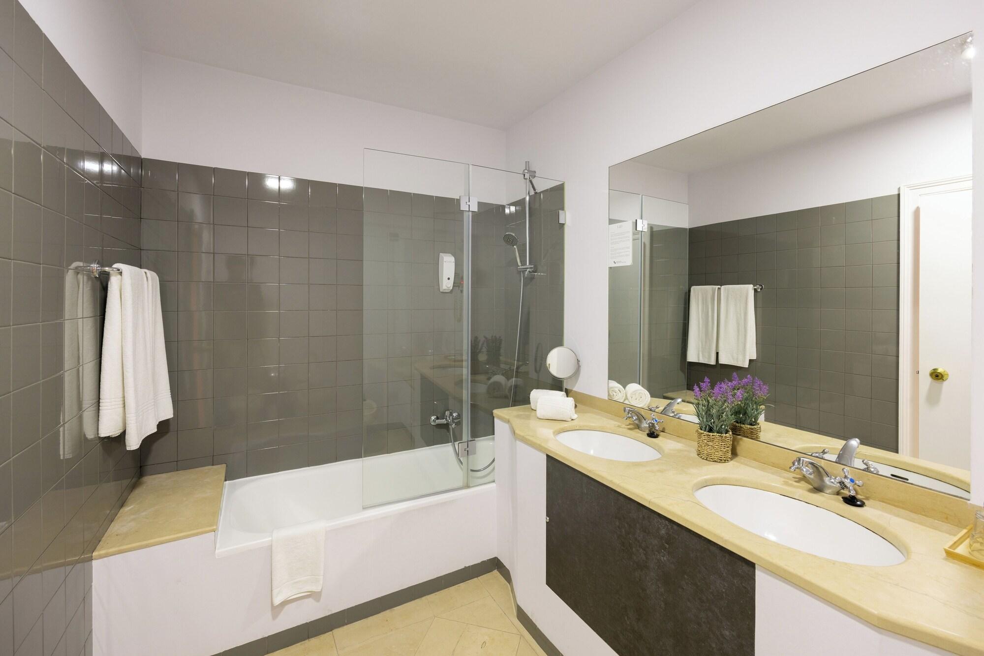 2 Bedrooms, Family, Apartment, Clube do Lago 3/5