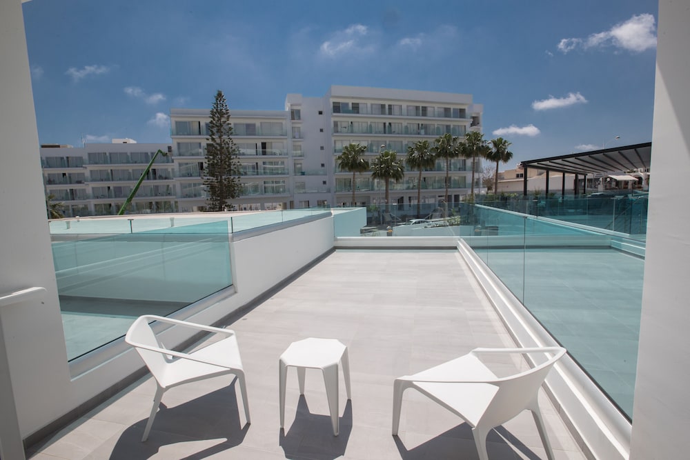 Blue Ivy Hotel And Suites 43/46