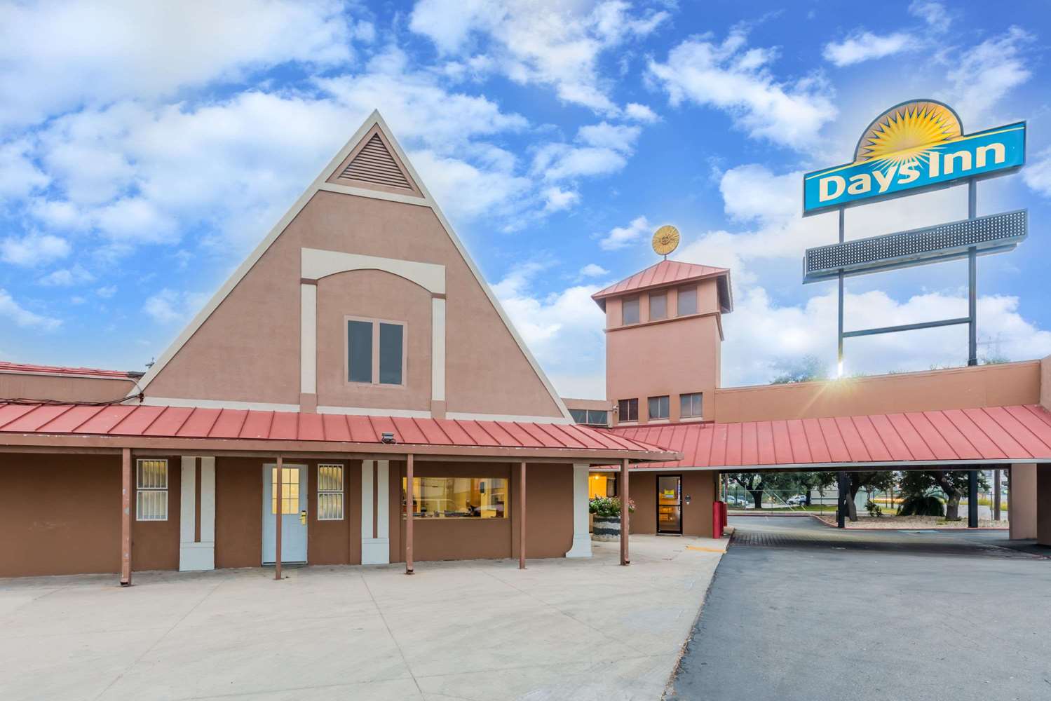Days Inn by Wyndham San Antonio Splashtown/ATT Center 18/22