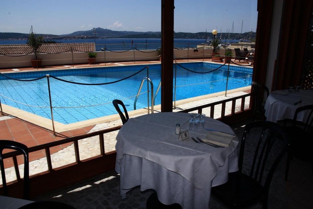 Miralonga Hotel 41/50