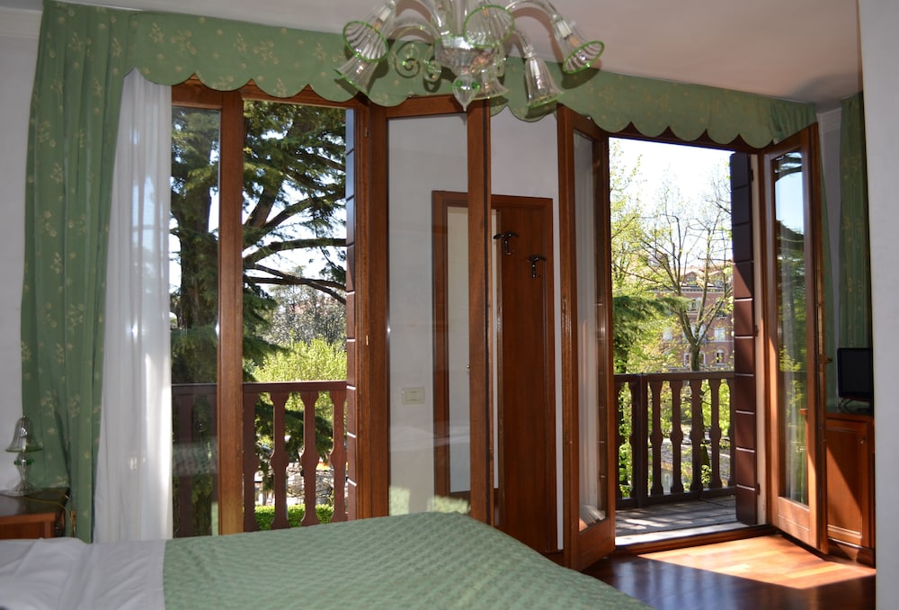 Hotel Villa Cipro 9/62