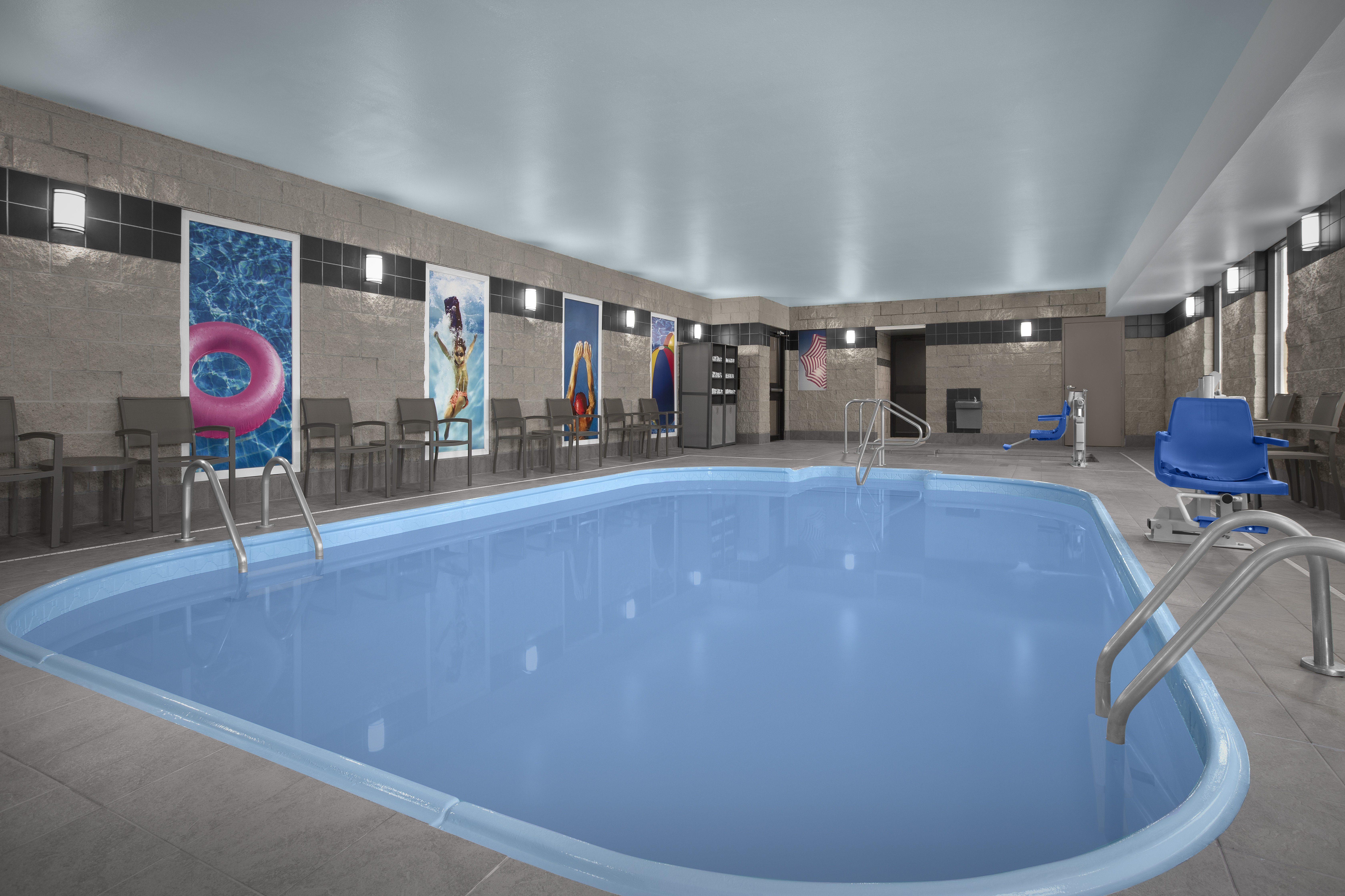 Holiday Inn Express Fargo-West Acres 46/70