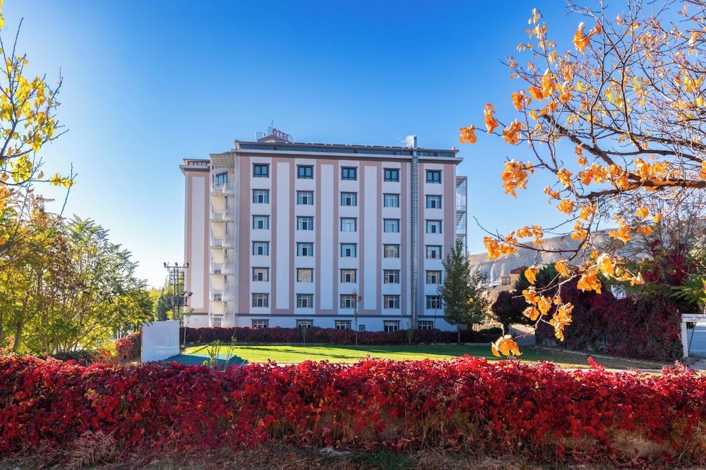 Tiryandafil Hotel 3/44
