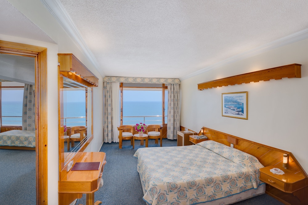 Rubi Hotel 10/63