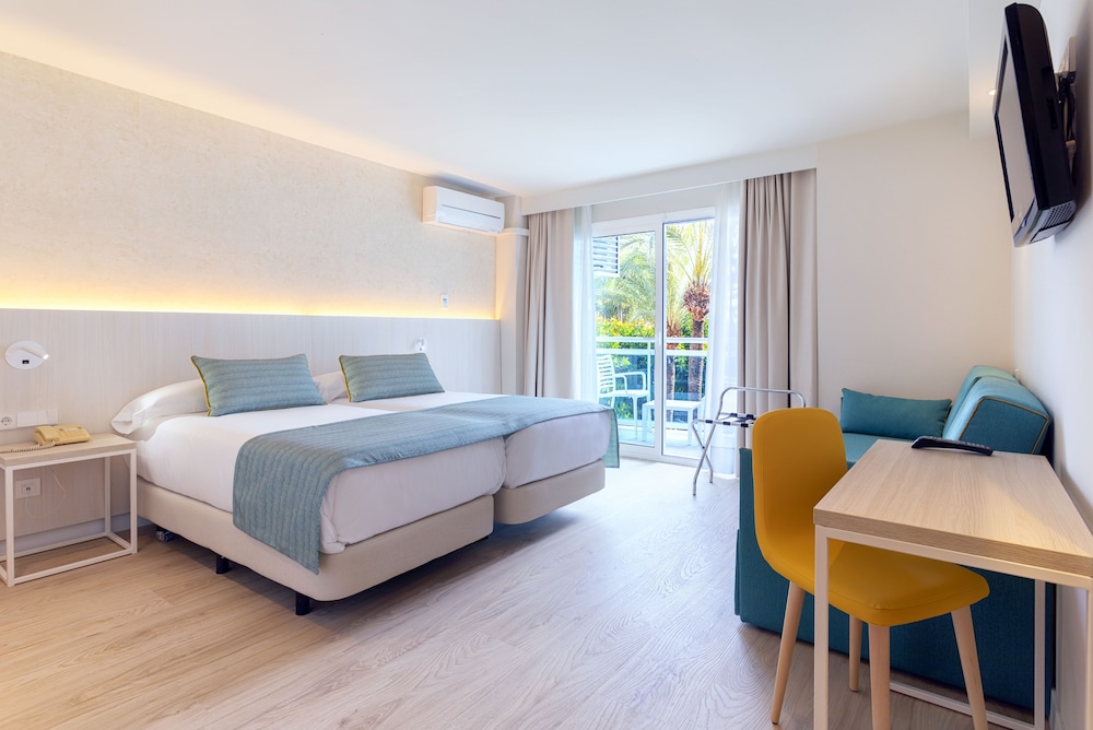ROOM, DOUBLE BED, POOL VIEW, BALCONY