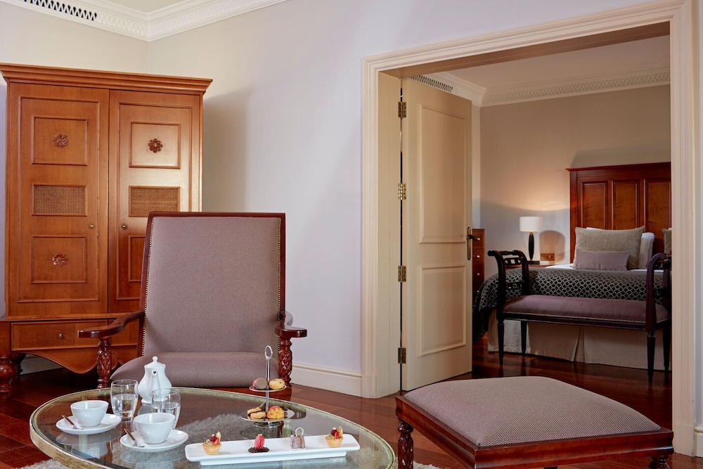 APHRODITE, SUITE, GARDEN OR POOL VIEW