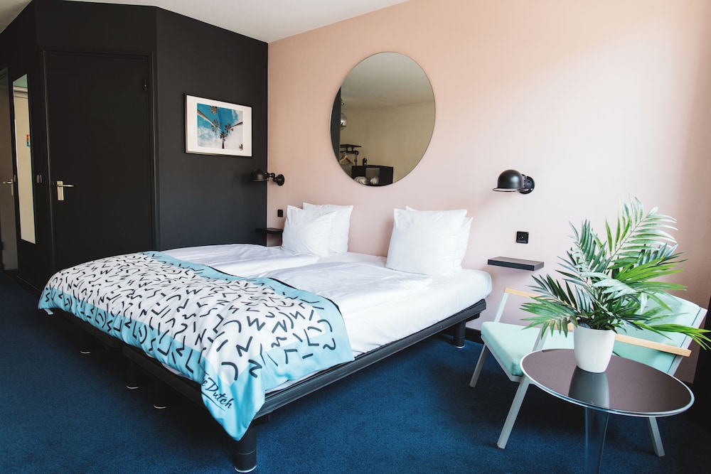 Medium, Twin Beds، The Dutch 3/5