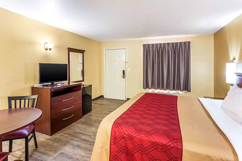 Econo Lodge McAlester 14/27