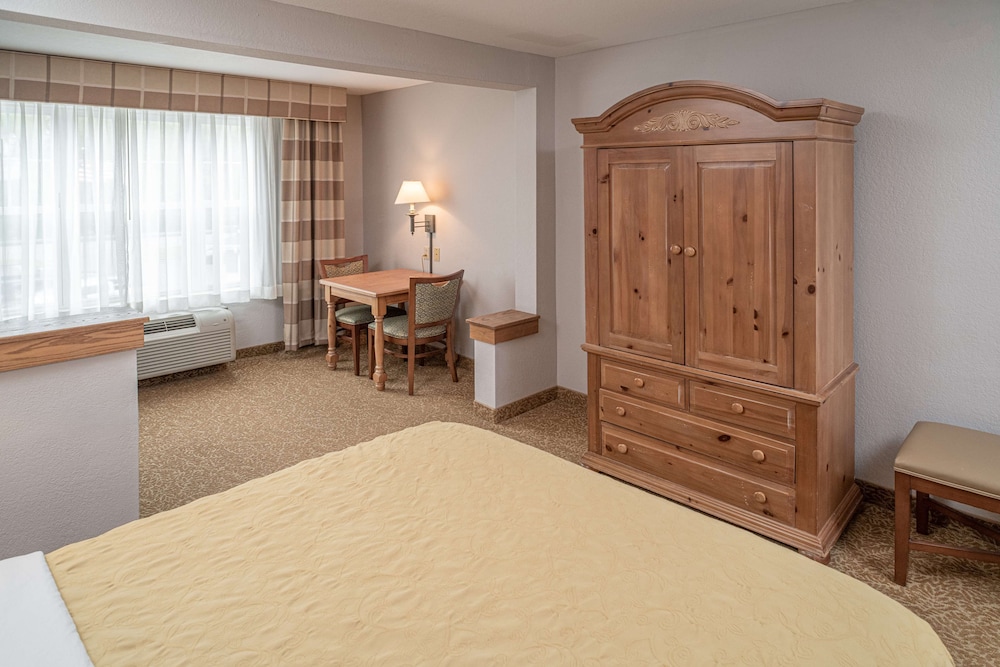 Country Inn and Suites By Radisson Beckley WV 20/65
