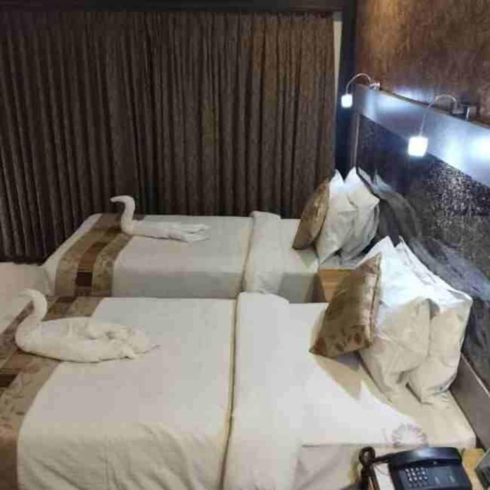 Mayas Hotel 18/50