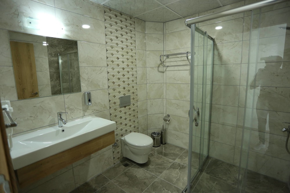 Rota 17 Hotels 15/16