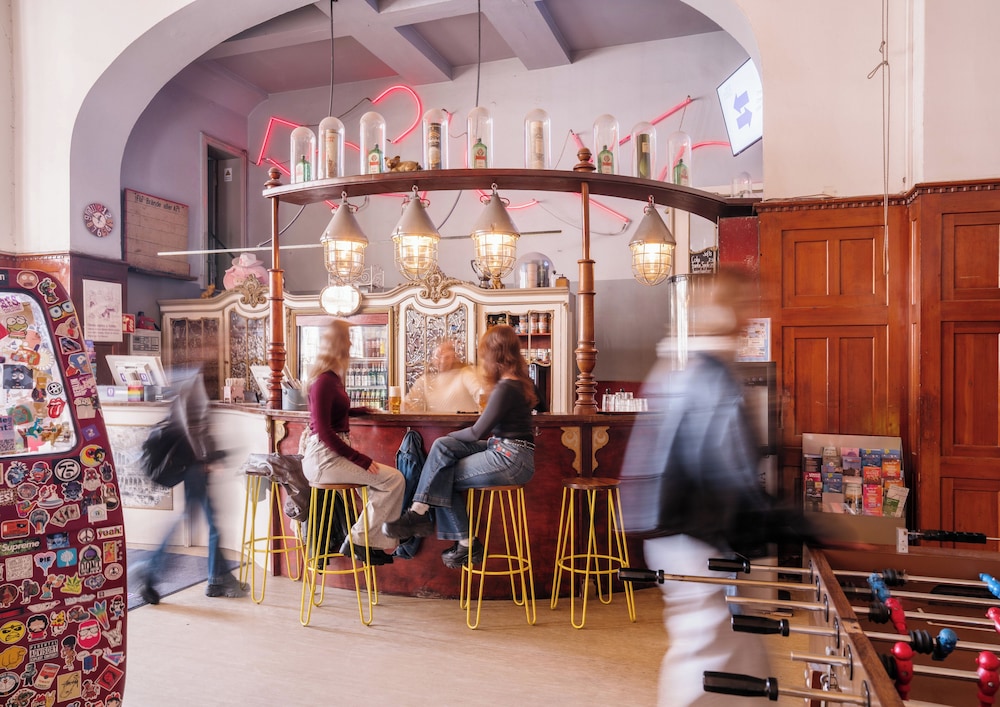 Three Little Pigs Hostel 27/44