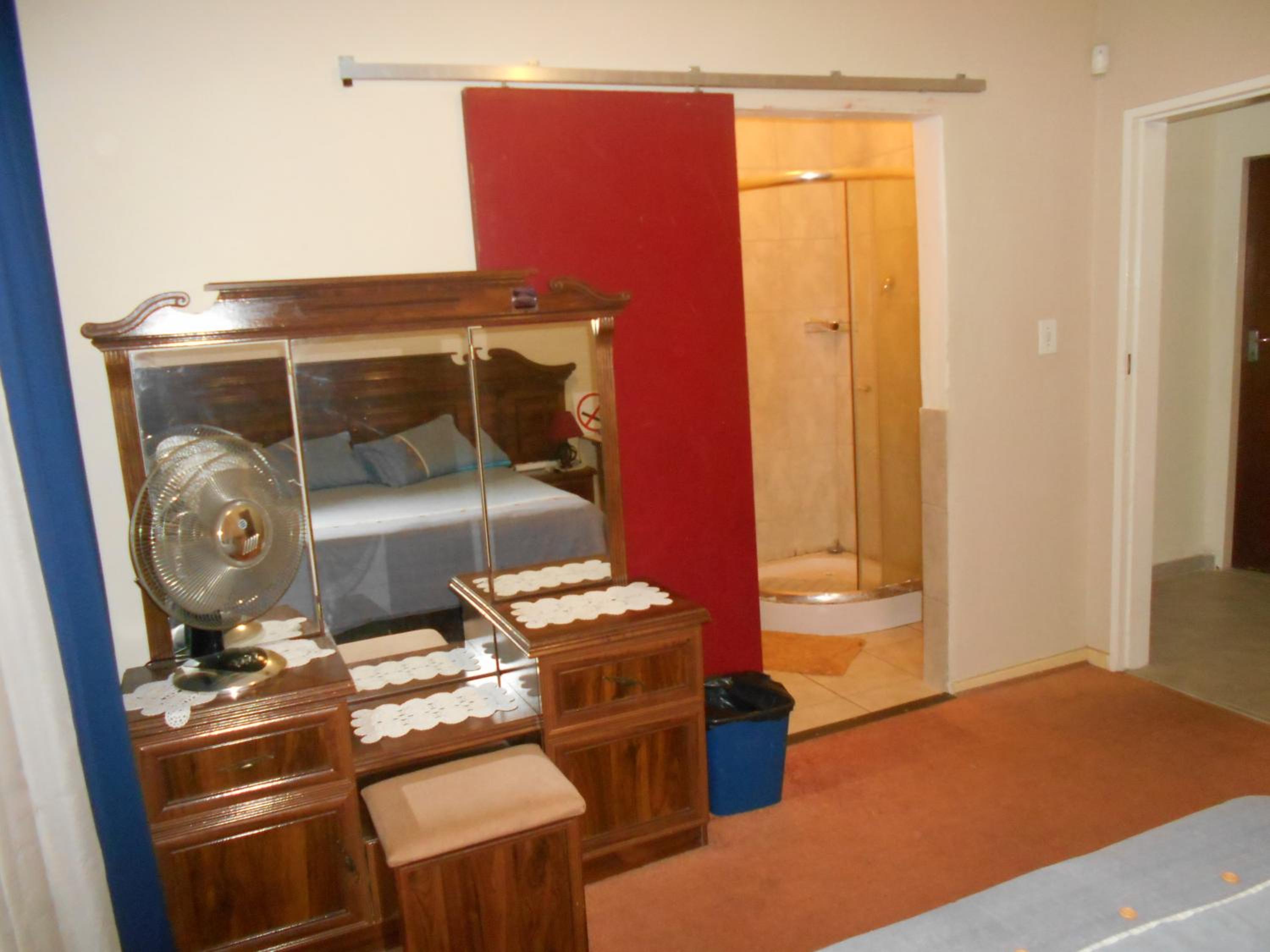 Pilot Inn Accommodation 4/26