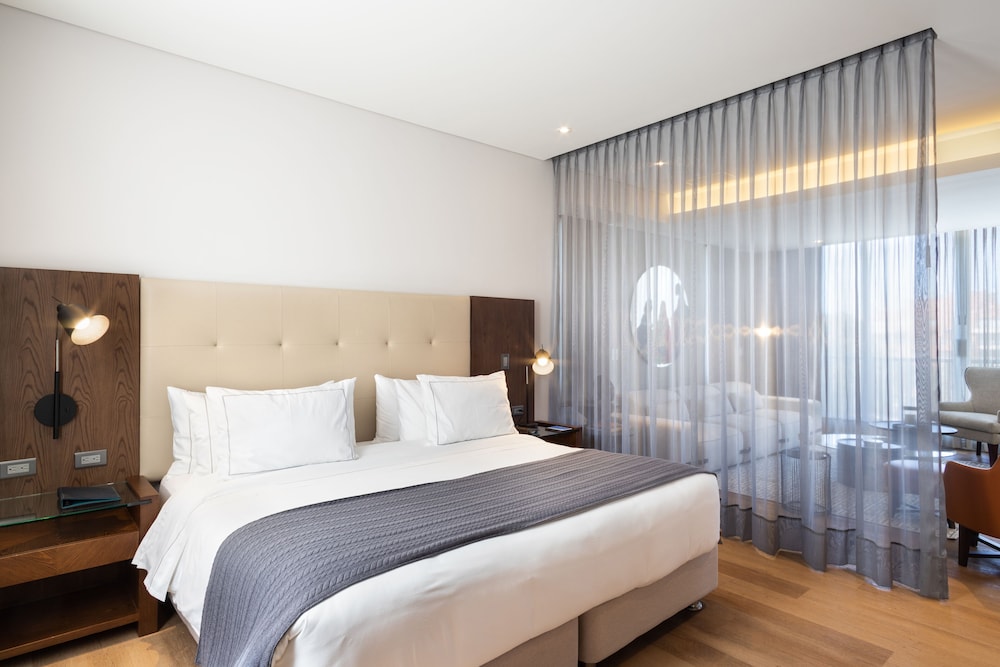 GRAND, PENTHOUSE