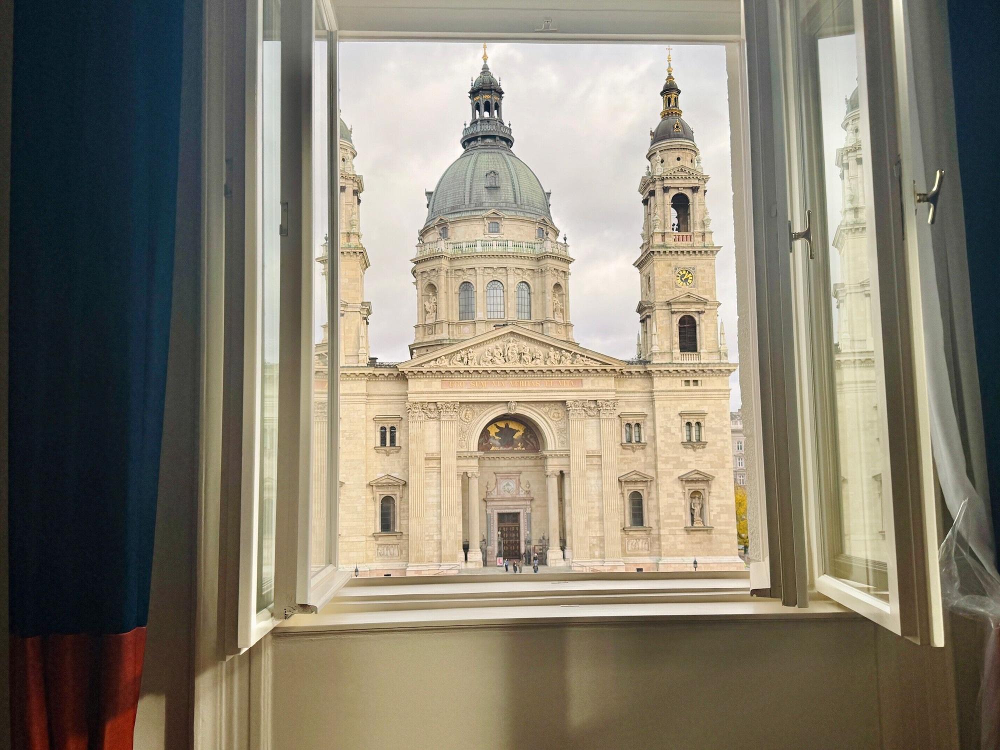 Basiliq Hotel 47/50