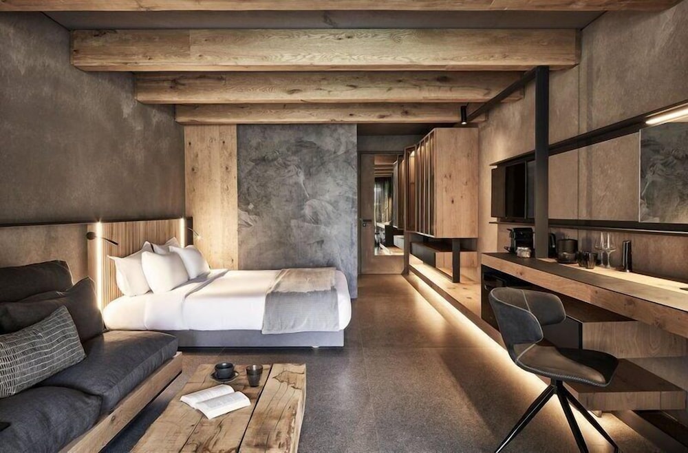 Suite, Double Bed, with Pool