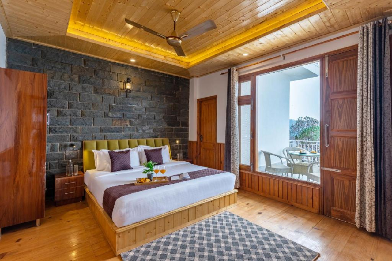 Alaya Stays 5 BHK with Hill View Querencia