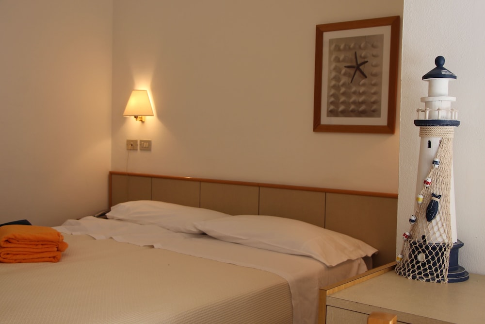 Hotel Antares 9/28
