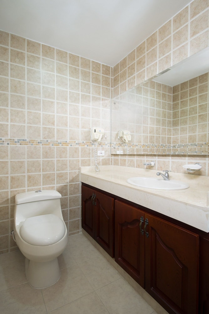 Luxor Plaza Hotel Pereira 50/50