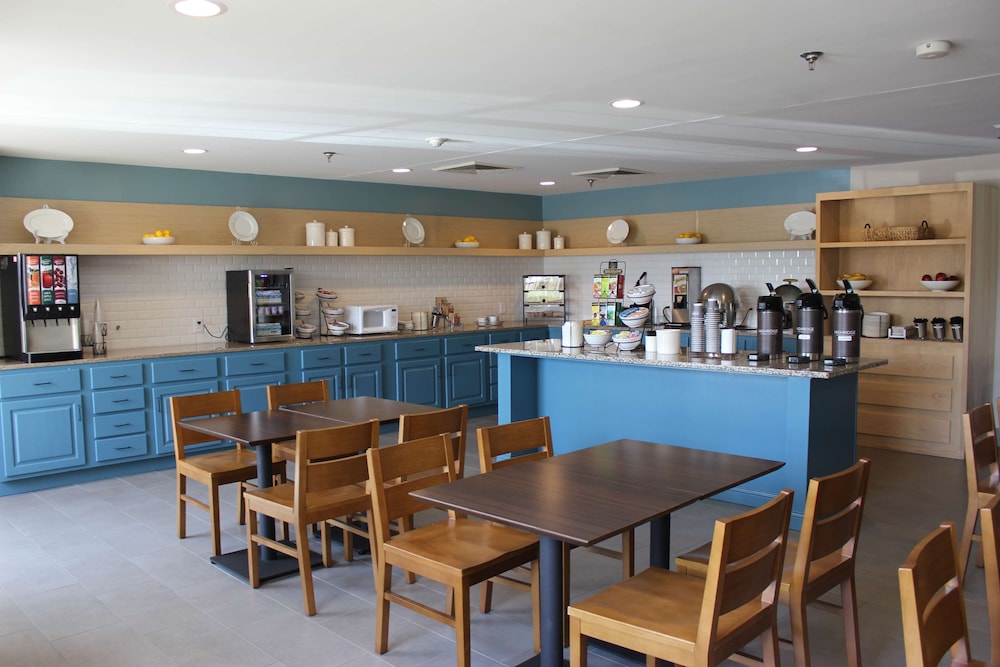 Country Inn & Suites by Radisson, Marion 51/64