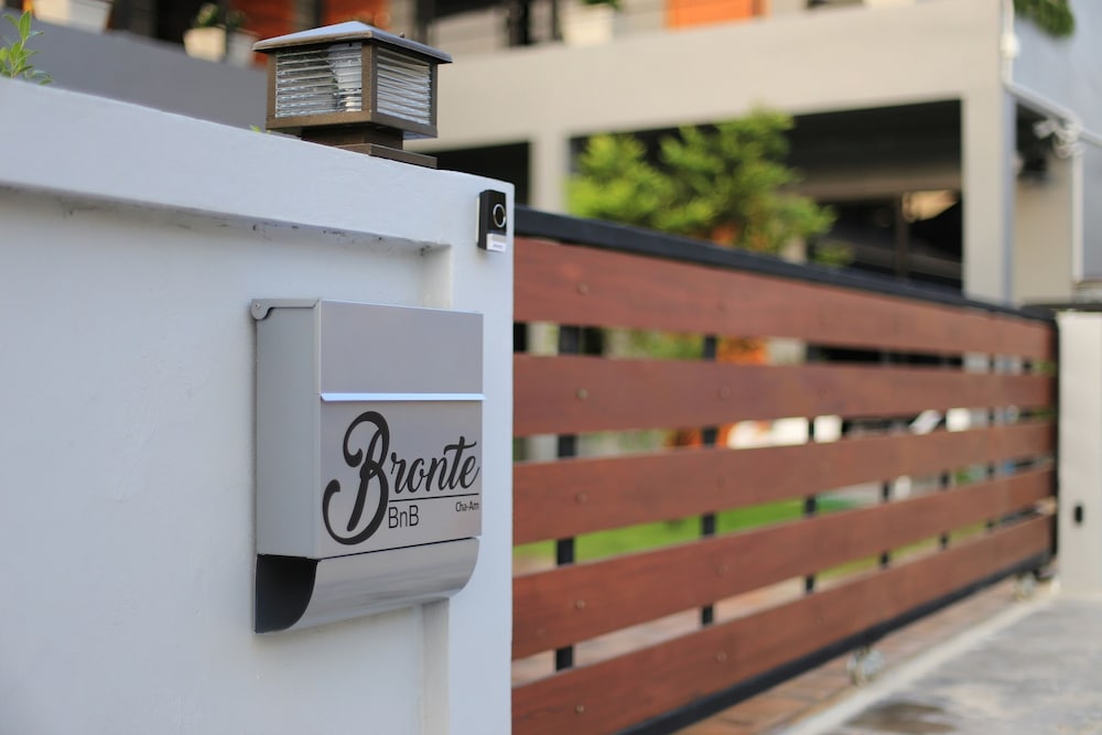 Bronte Bnb 58/78