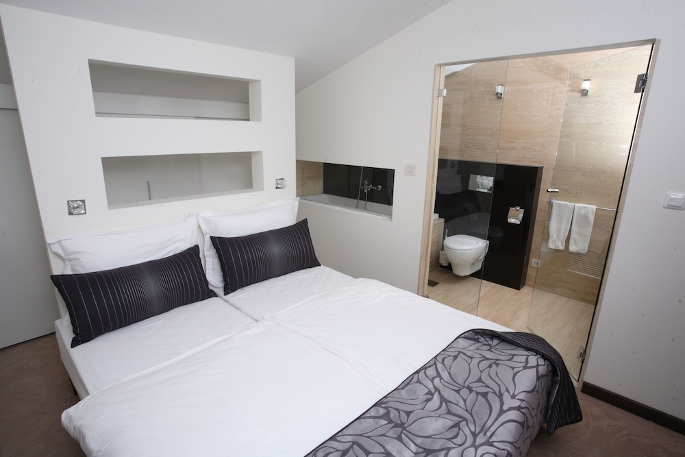 Beach Hotel Split 20/51