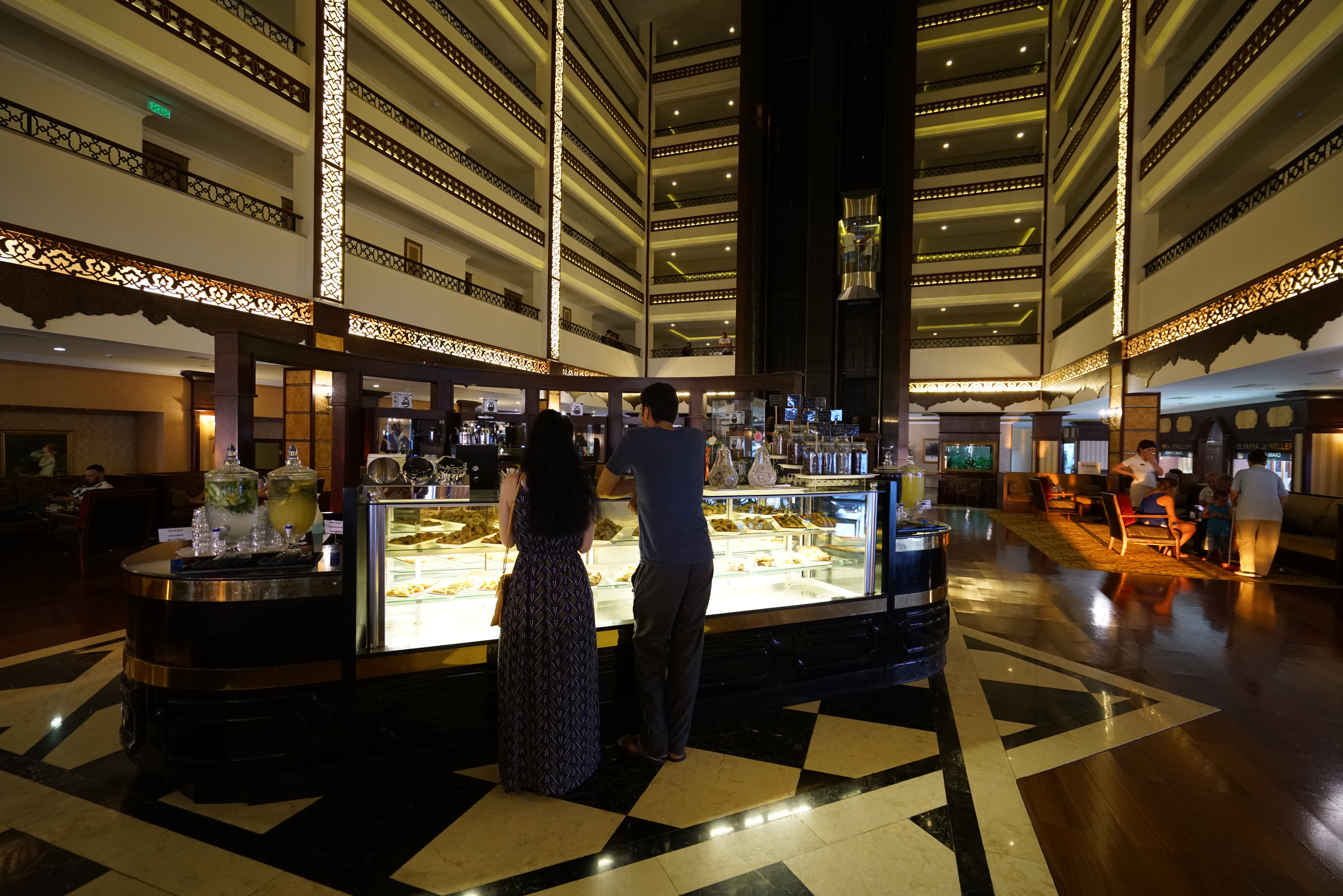Utopia World Hotel 32/50
