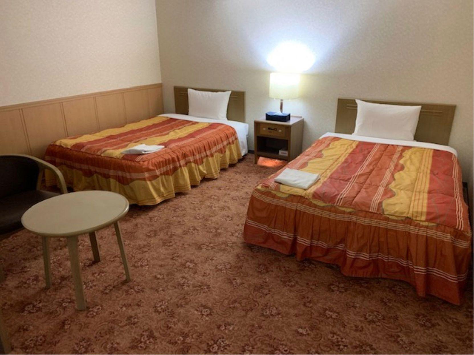 Deluxe, Twin Beds, Smoking