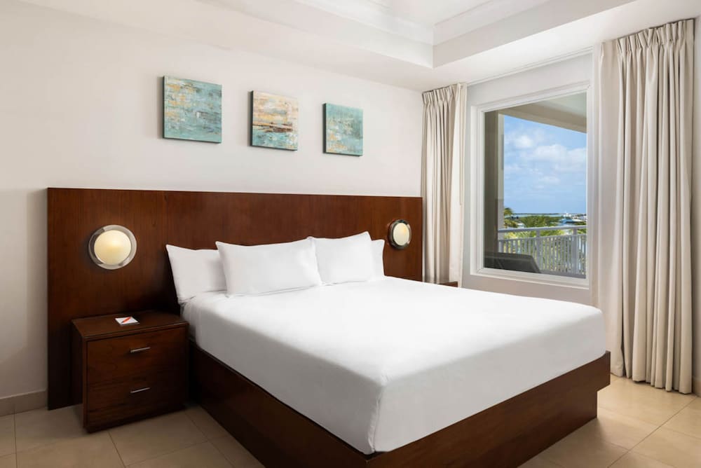 1 BEDROOM, SUITE, OCEAN FRONT