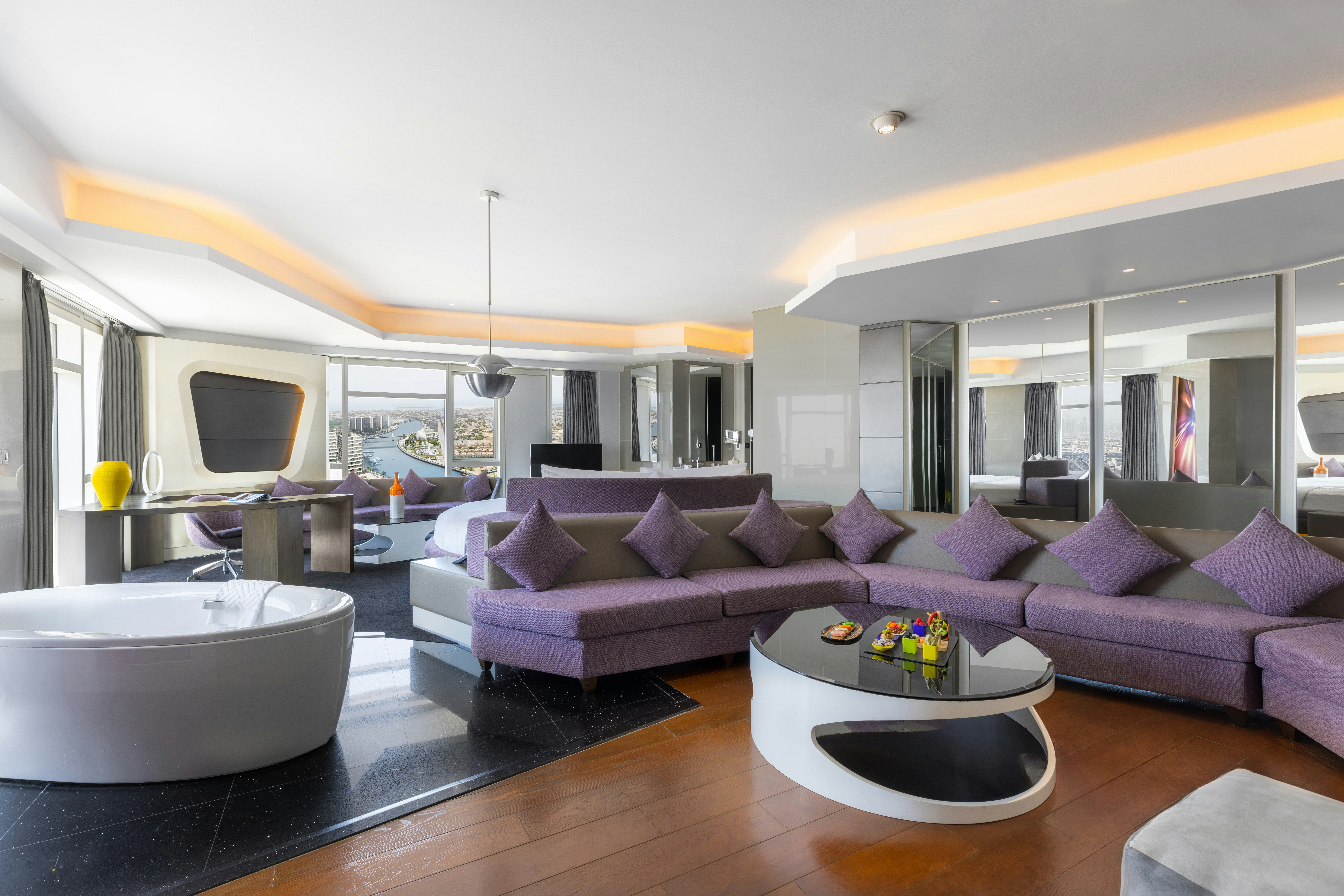 V Hotel Dubai, Curio Collection by Hilton 35/68