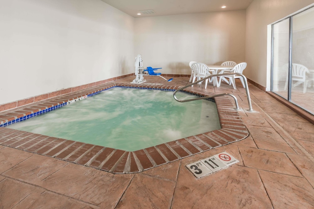 Wingate by Wyndham New Braunfels 15/31