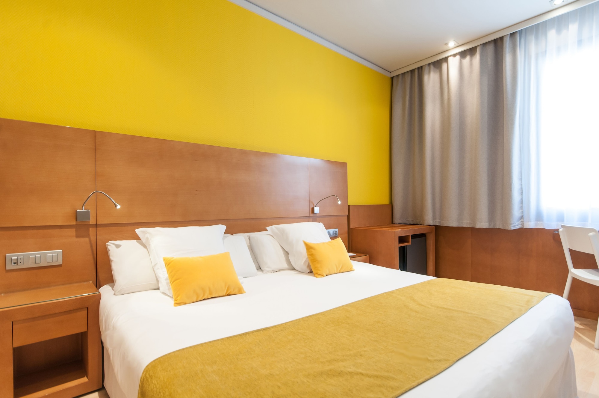 DELUXE, SINGLE, DOUBLE BED