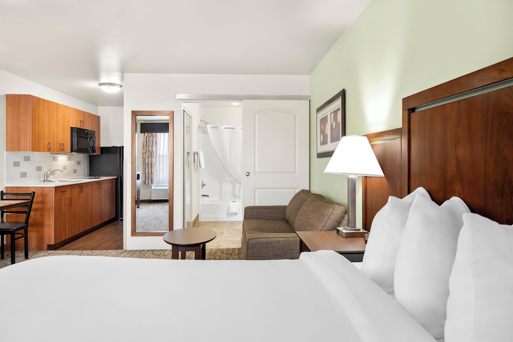 Ledgestone Hotel Vernal 24/63