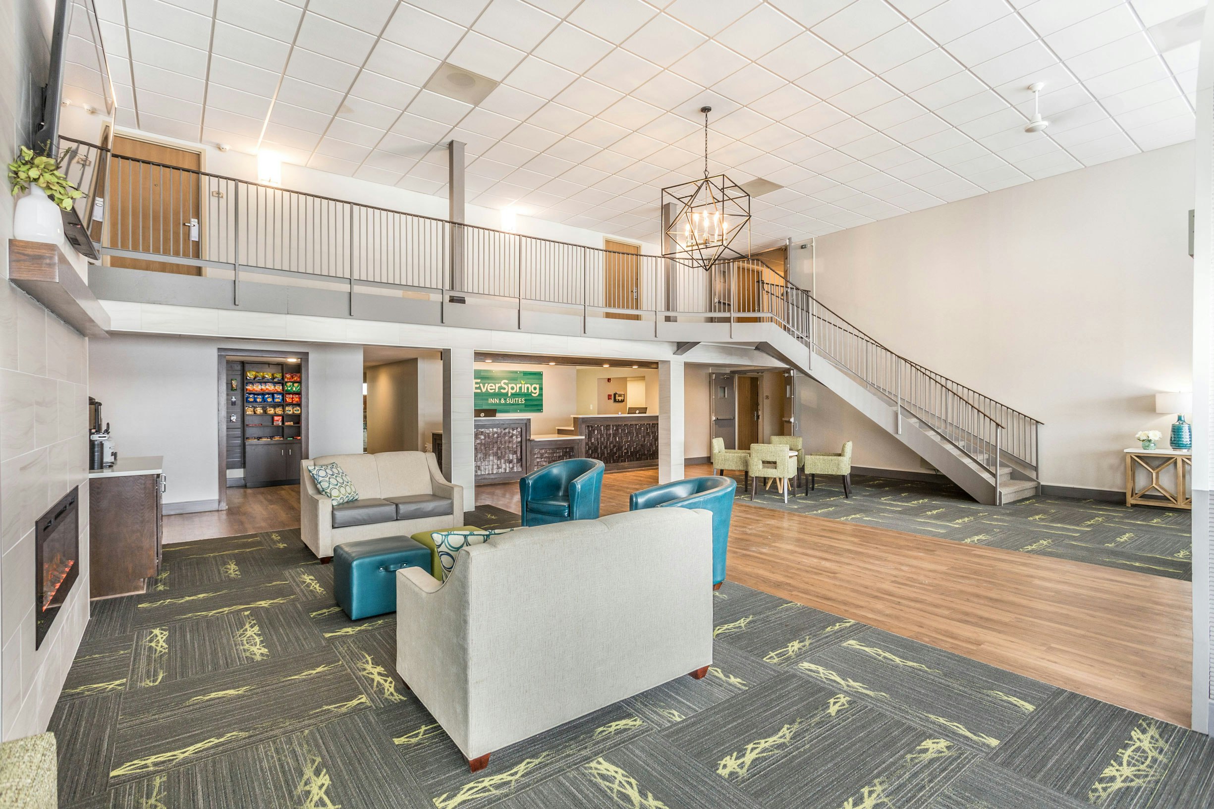 EverSpring Inn and Suites 1/3